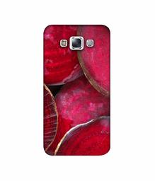 Amazon Brand - Solimo Designer Red Texture 3D Printed Hard Back Case Mobile Cover for Samsung Galaxy E7