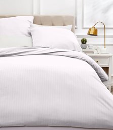 AmazonBasics Deluxe Microfiber Duvet Cover Set with Pillow Case(s) – 240x220cm, Bright White