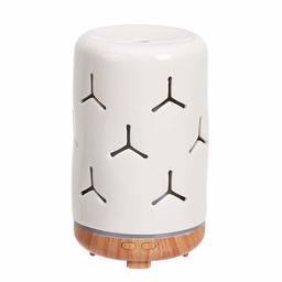 AmazonBasics Difusor ultrasónico de aceite esencial para aromaterapia, cerámico de 120 ml con base de acabado y grano de madera, patrón de copo de nieve