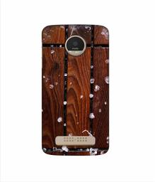 Amazon Brand - Solimo Designer Wood with Snow 3D Printed Hard Back Case Mobile Cover for Motorola Moto Z Play