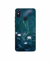 Amazon Brand - Solimo Designer White Flower 3D Printed Hard Back Case Mobile Cover for Motorola One Power