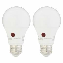 AmazonBasics - Bombilla LED A19 equivalente a 60 W, sensor de anochecer a amanecer, no regulable, paquete de 2 (renovado)