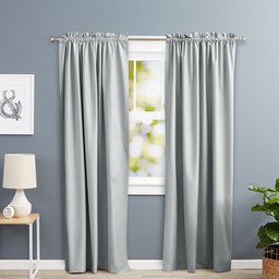 AmazonBasics - Cortinas opacas con aislamiento térmico y alzapaños, 1 unidad, 135 x 244 cm, Gris Claro