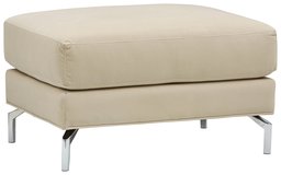 Amazon Brand – Rivet Emerly Modern Ottoman, 33