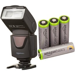 AmazonBasics Flash électronique pour appareil photo réflex numérique + 4 piles rechargeables Ni-MH type AA