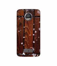 Amazon Brand - Solimo Designer Wood with Snow 3D Printed Hard Back Case Mobile Cover for Moto Z2 Play