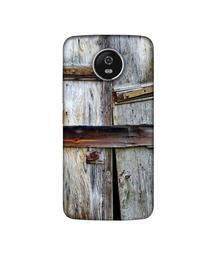 Amazon Brand - Solimo Designer Old Door 3D Printed Hard Back Case Mobile Cover for Motorola Moto G5