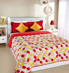 Amazon Brand - Solimo Arendale Microfibre Printed Quilt Blanket, Double, 120 GSM, Yellow and Red