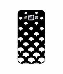 Amazon Brand - Solimo Designer White Texture 3D Printed Hard Back Case Mobile Cover for Samsung Galaxy E7