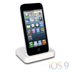 Amazonベーシック トラベルアクセサリーキット(iPod, iPhone 3G, iPhone 3GS, iPhone 4用) ブラック