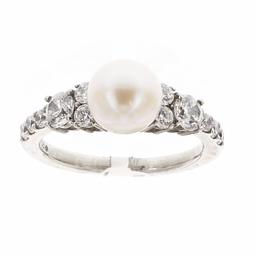 [Find] Amazon Collection roziumumekkisuta-ringusiruba- 8 mm White Cultured Freshwater Pearl & kuriaraundokattokyu-bikkuzirukonia greaduated Ring, Size 9 