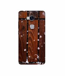 Amazon Brand - Solimo Designer Wood with Snow 3D Printed Hard Back Case Mobile Cover for Huawei Honor 5X