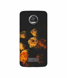 Amazon Brand - Solimo Designer Roses 3D Printed Hard Back Case Mobile Cover for Moto Z2 Play