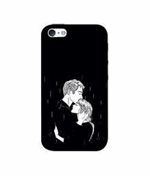 Amazon Brand - Solimo Designer Couples Standing in Rain 3D Printed Hard Back Case Mobile Cover for Apple iPhone SE