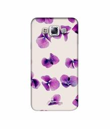 Amazon Brand - Solimo Designer Lily Petal 3D Printed Hard Back Case Mobile Cover for Samsung Galaxy E7