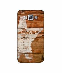 Amazon Brand - Solimo Designer Star Impression On Wood 3D Printed Hard Back Case Mobile Cover for Samsung Galaxy E7