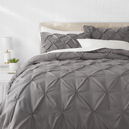 AmazonBasics Pinch Pleat Comforter Set